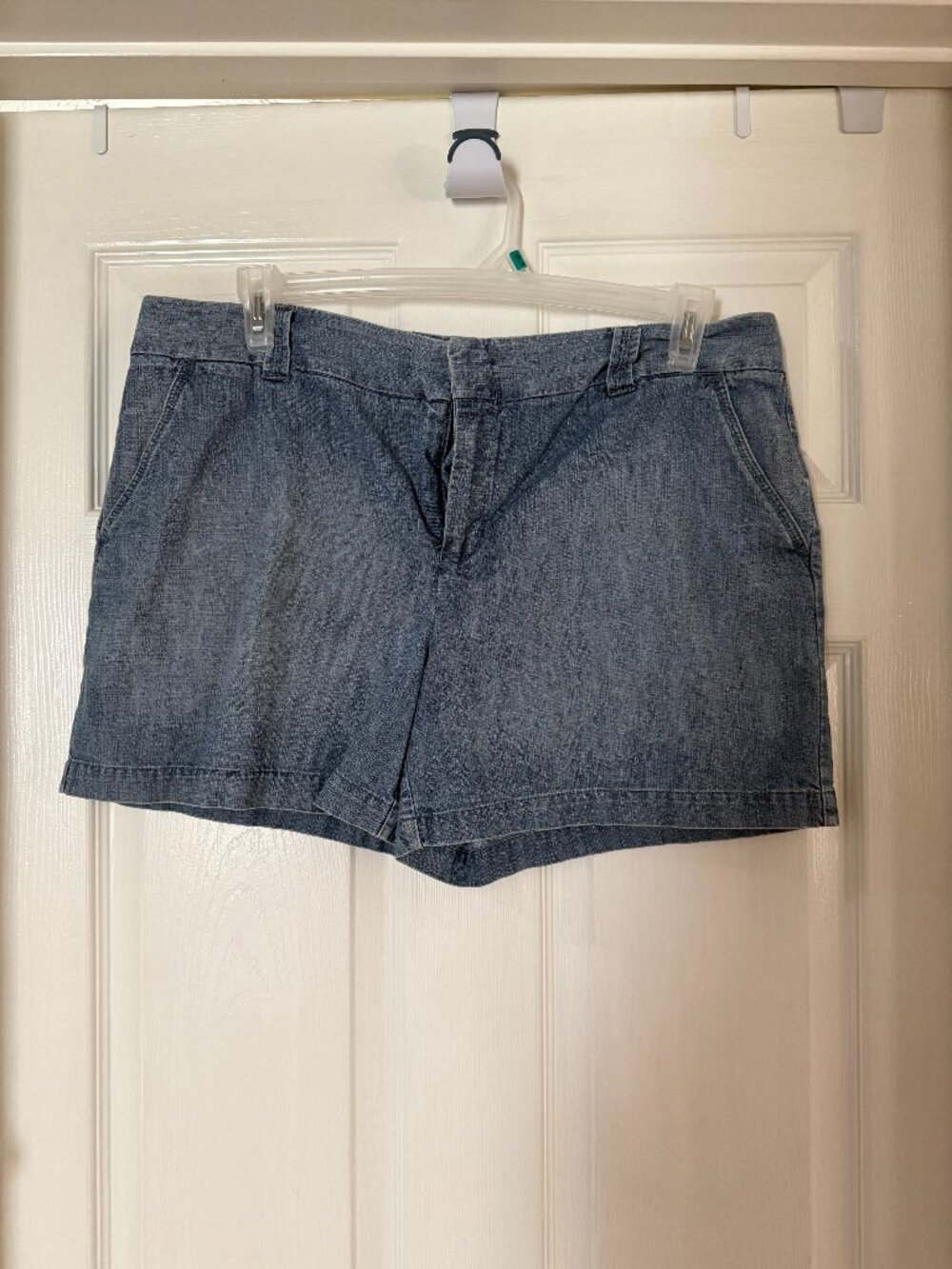 Tommy Hilfiger Chambray Shorts – Size 16